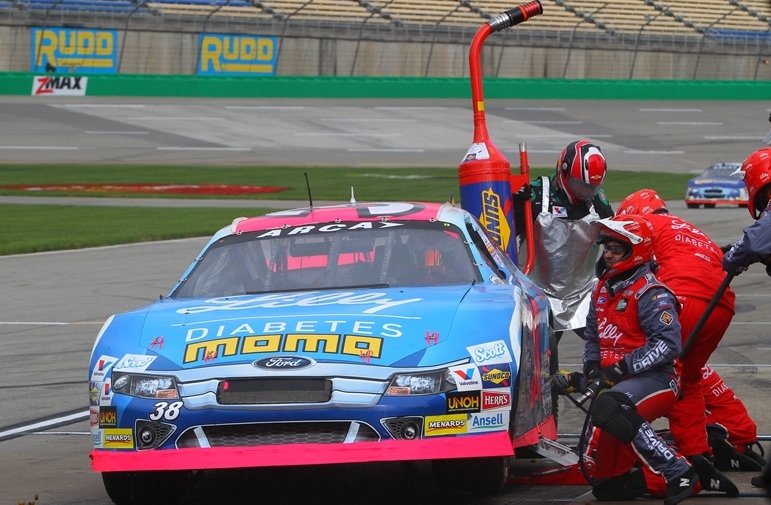 ARCA Safety Initiative updates safety equipment requirements for over-the-wall crew members in 2016