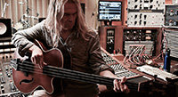 Tony Franklin Weighs In on Takamine TB10 Fretless Bass